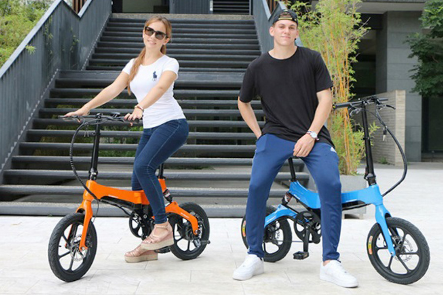 Xe đạp gấp trợ lực điện Nakxus có thể gấp gọn và bỏ vào cốp ô tô